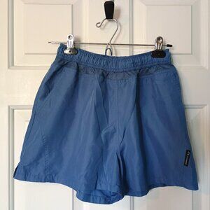 La Cordée Women Shorts, size Medium, colour Blue